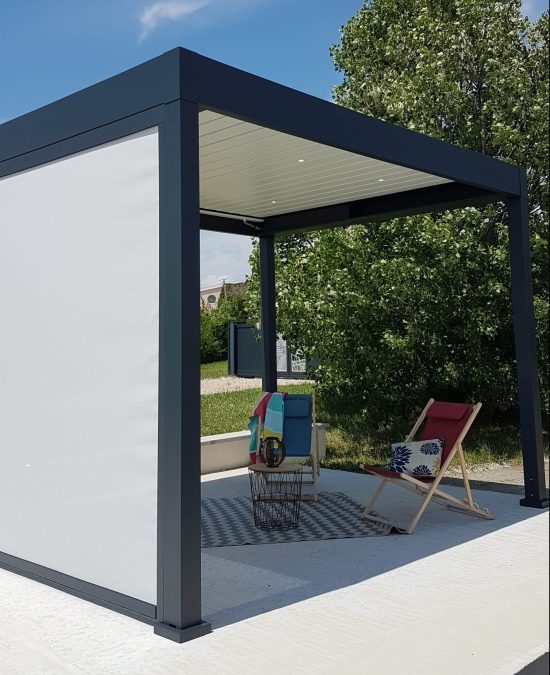 pergola autoportante avec store